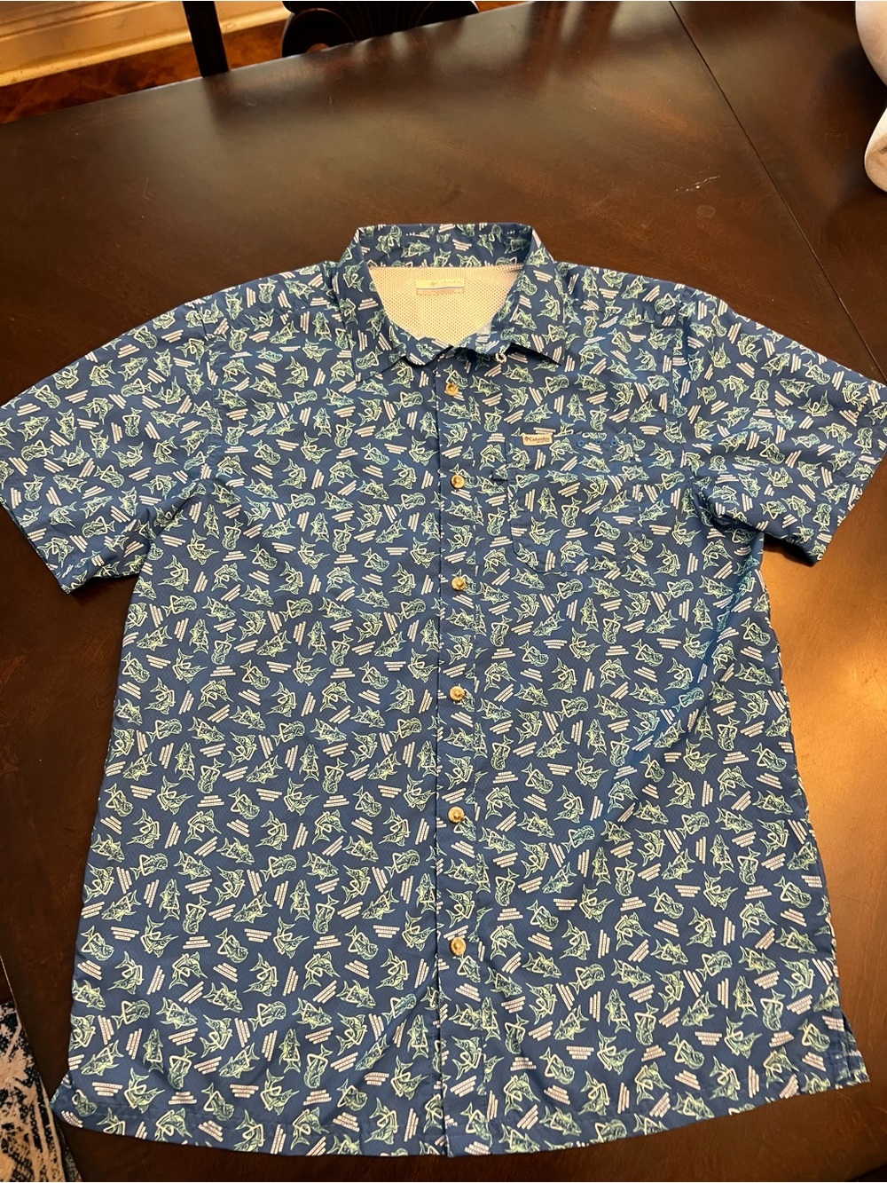 Columbia Fishing Shirt. Size medium.